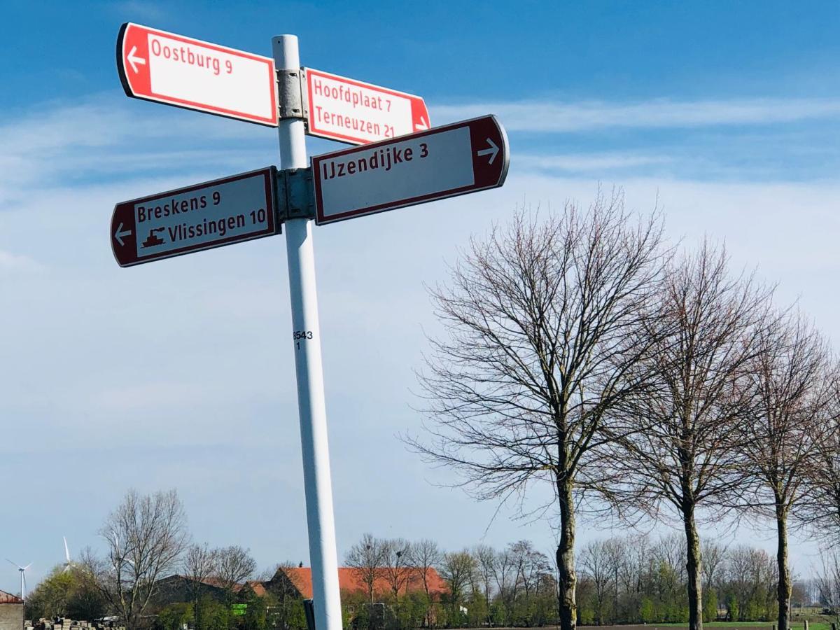 Bed and Breakfast Slapen Bij De Zeeuwse Lala IJzendijke Экстерьер фото